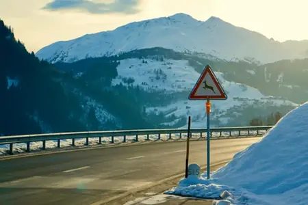 Le réseau autoroutier suisse et la procédure d’achat de la vignette en 2026
